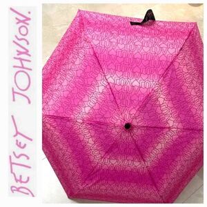 Betsey Johnson LUV Ombre Pink Umbrella
